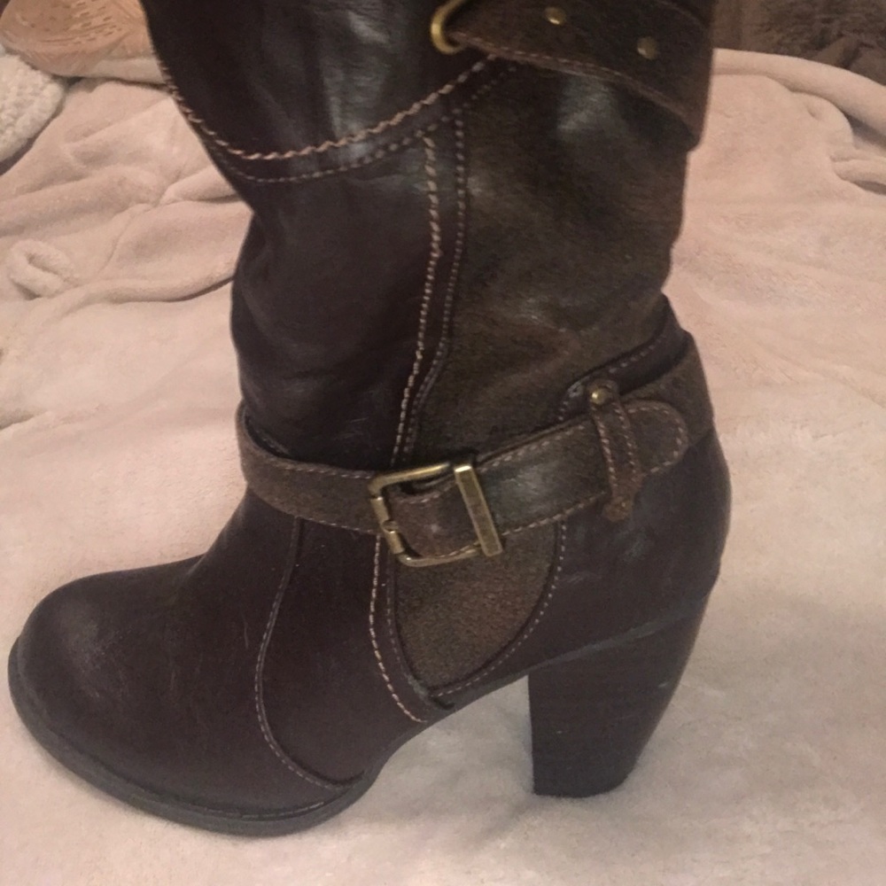 Chocolate Brown BOOTS size 6 heels